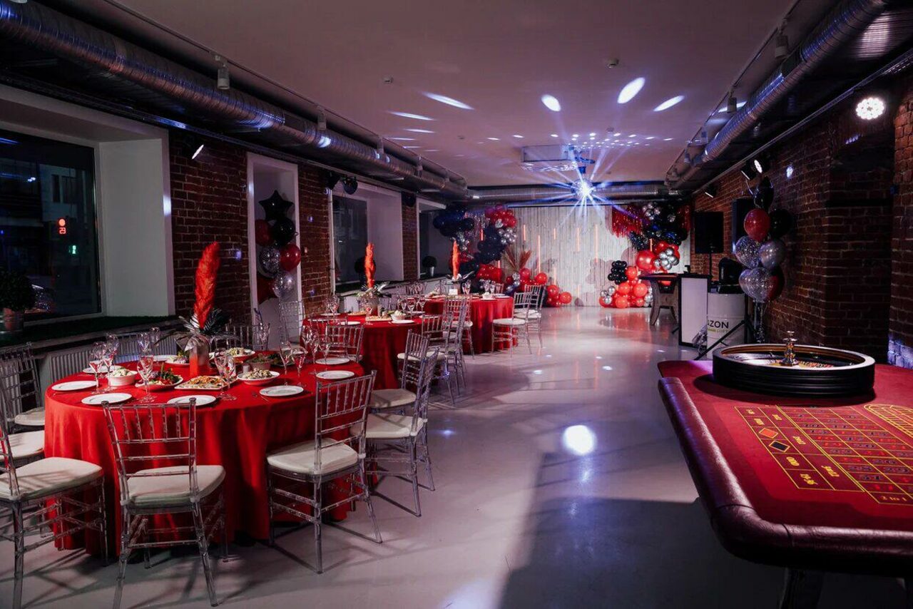 Арендовать Gazon loft. Лофт со смежными залами