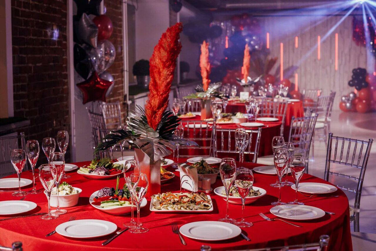 Арендовать Gazon loft. Лофт со смежными залами