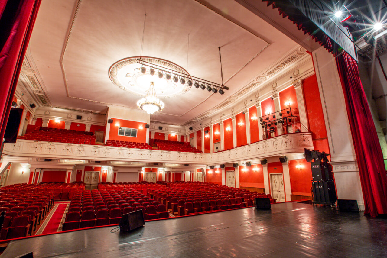 Арендовать ДвДК МИИТ концертный зал