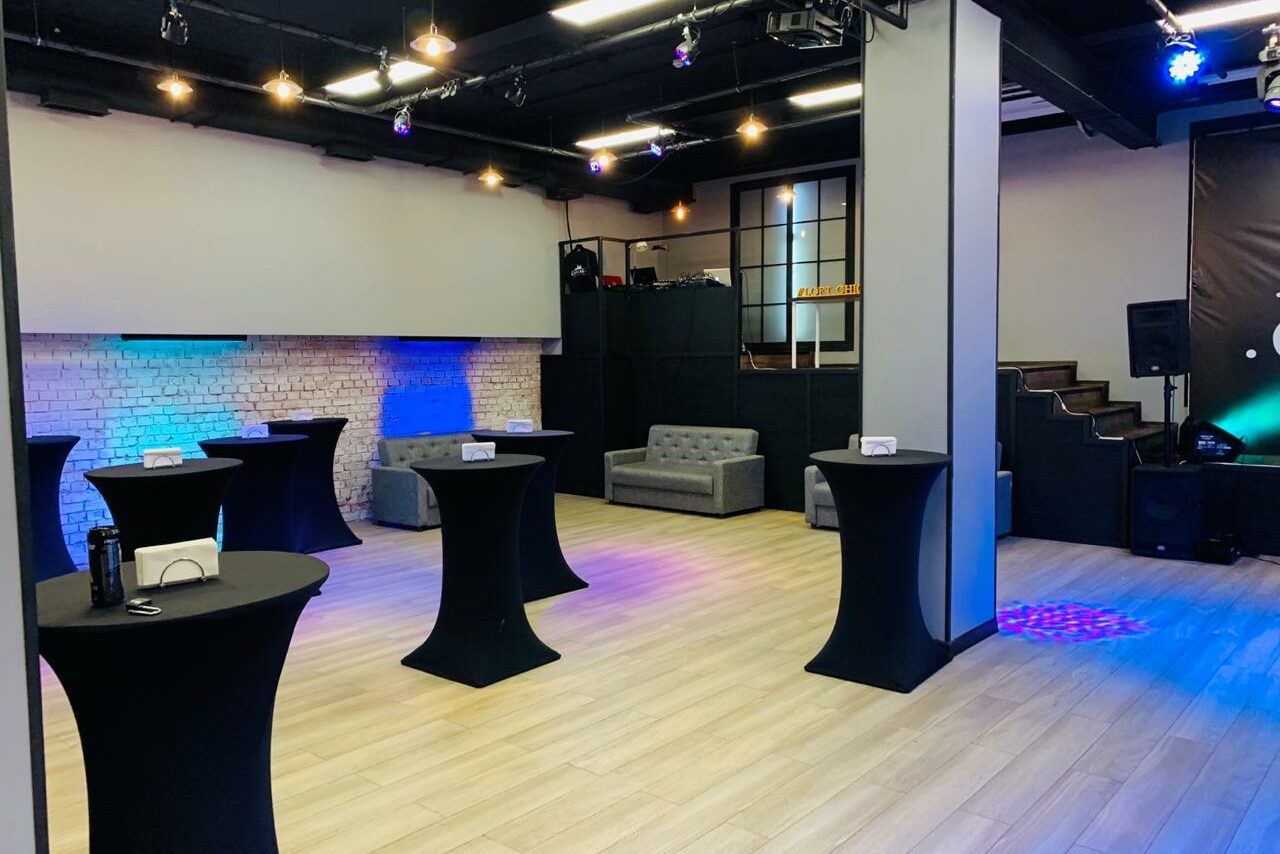 Арендовать Loft Chicago. Светлый лофт с высокими потолками