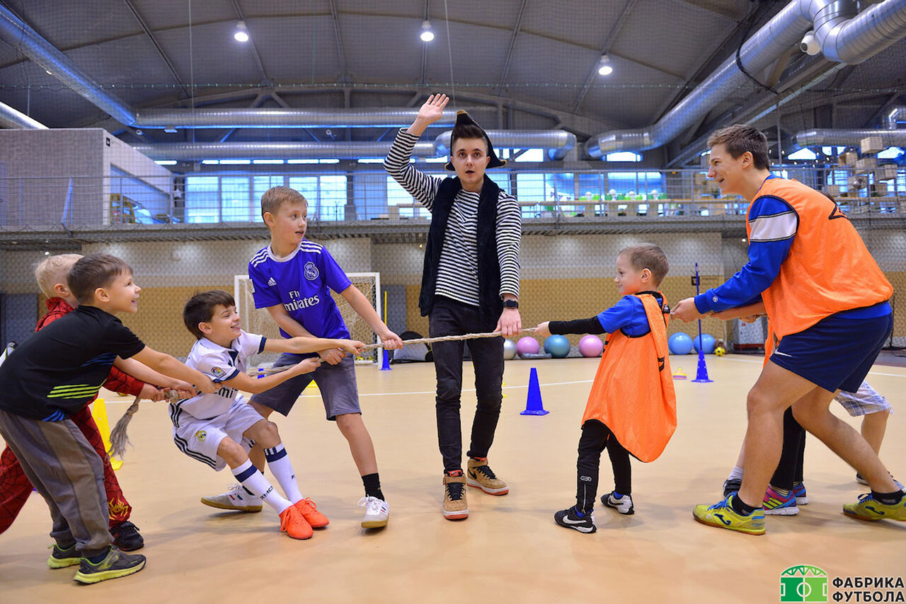 Арендовать Фабрика футбола Спортивная площадка с фуршетной зоной