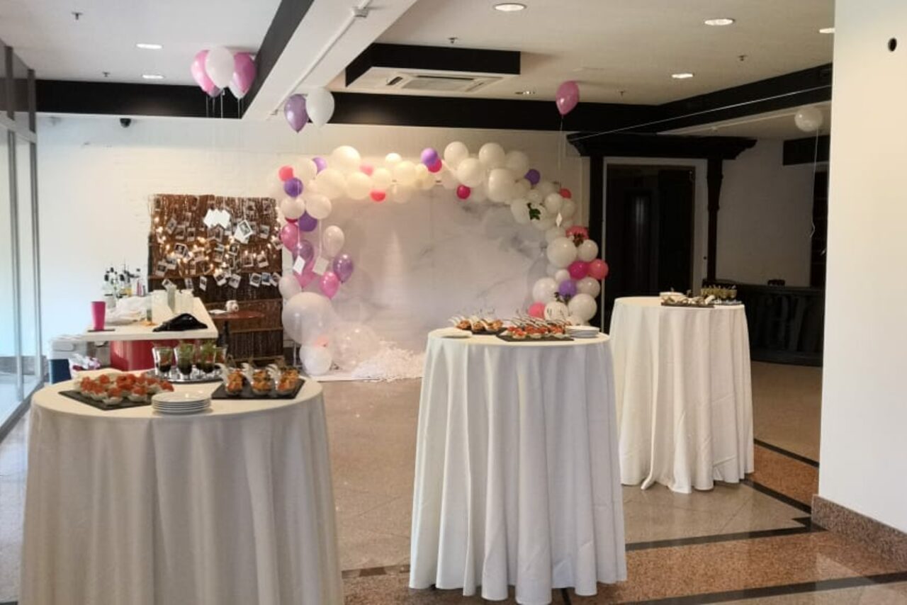 Арендовать Центр Событий. Банкетный зал со сценой 