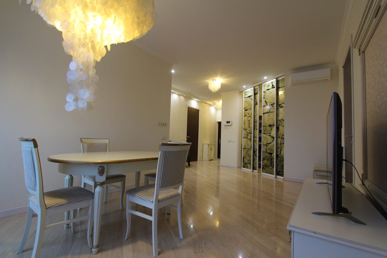 Арендовать Апартаменты с джакузи на 30 этаже