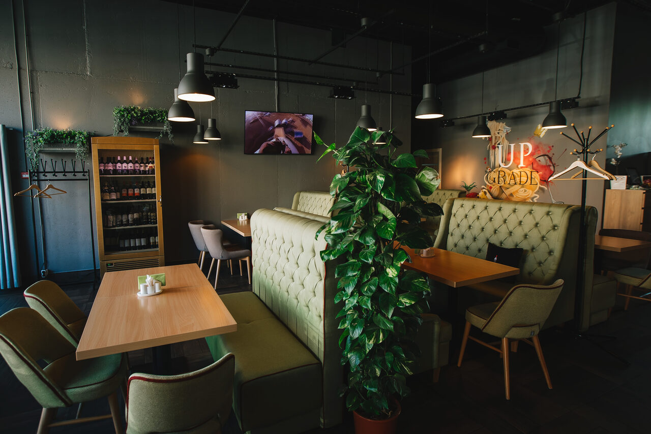 Арендовать Уютный семейный ресторан "Upgrade"