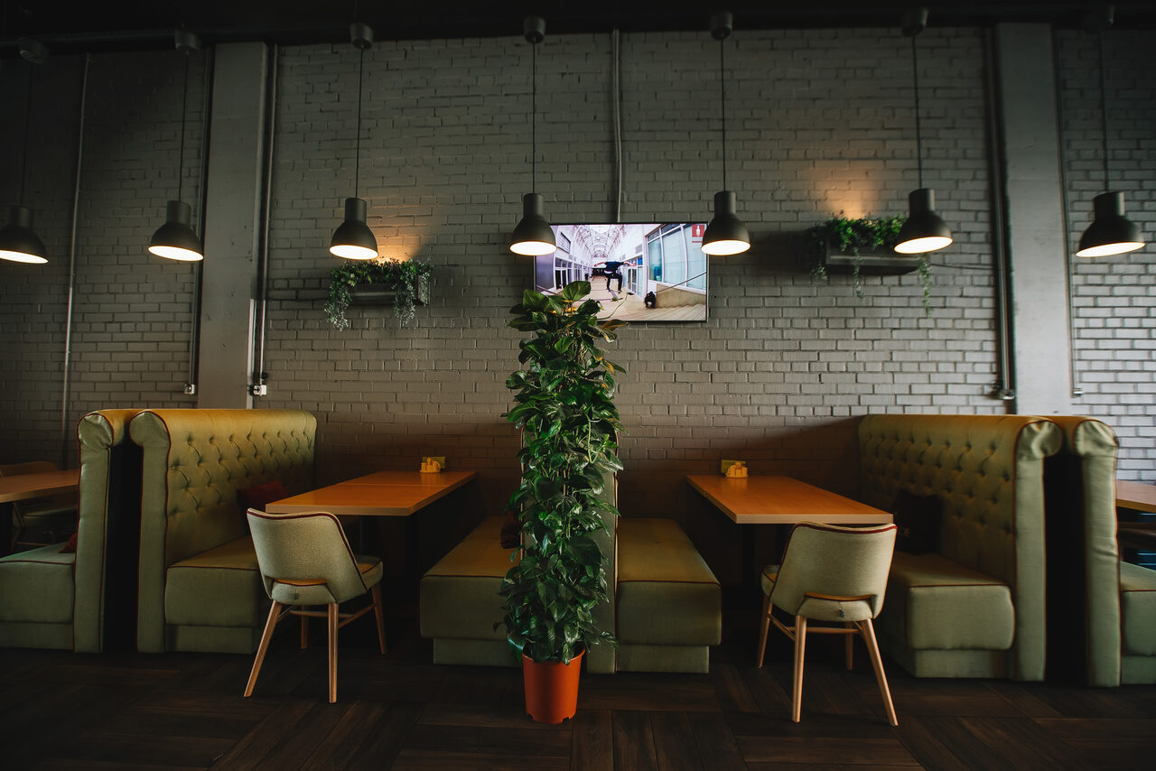 Арендовать Уютный семейный ресторан "Upgrade"