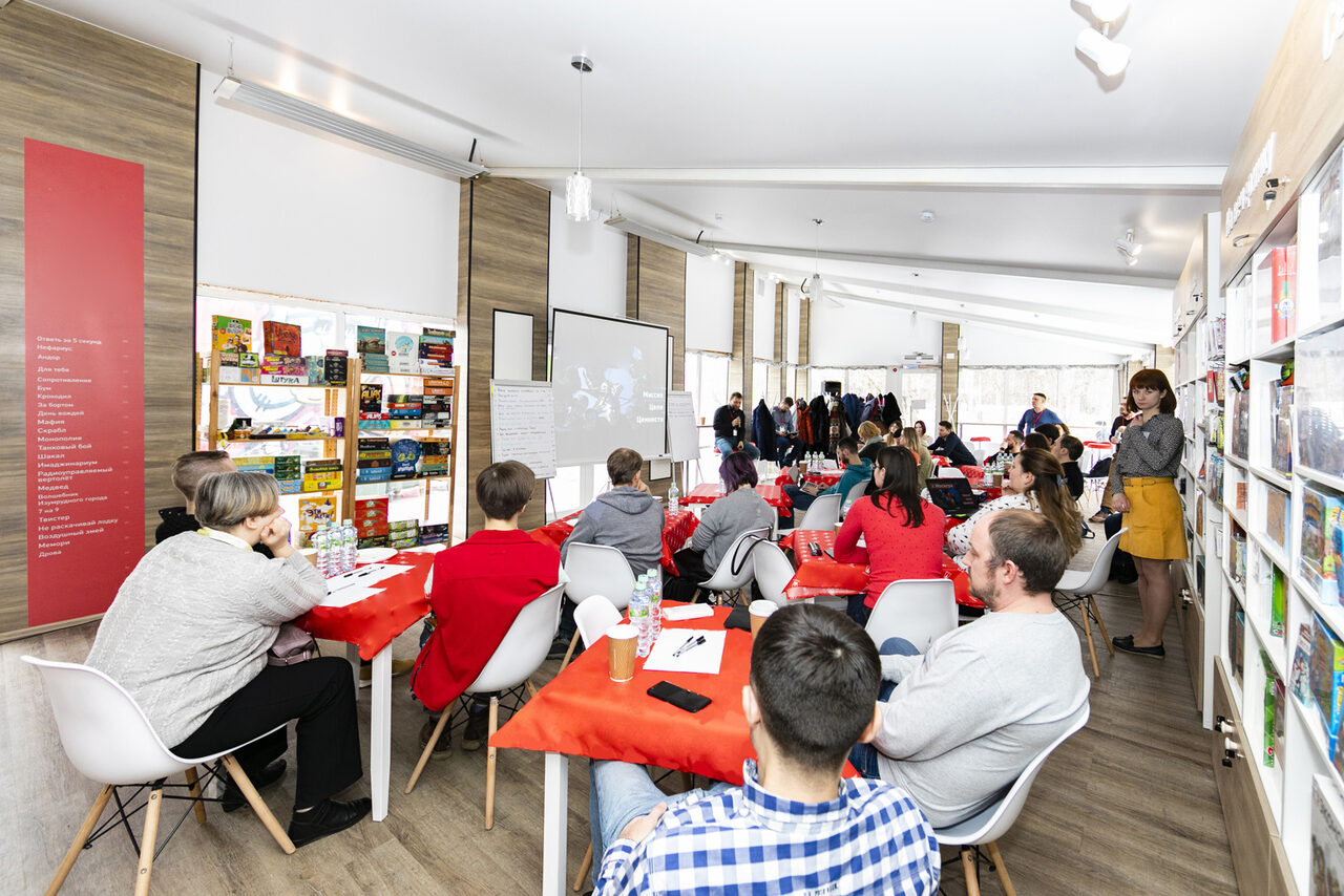 Арендовать Уютный домик в парке