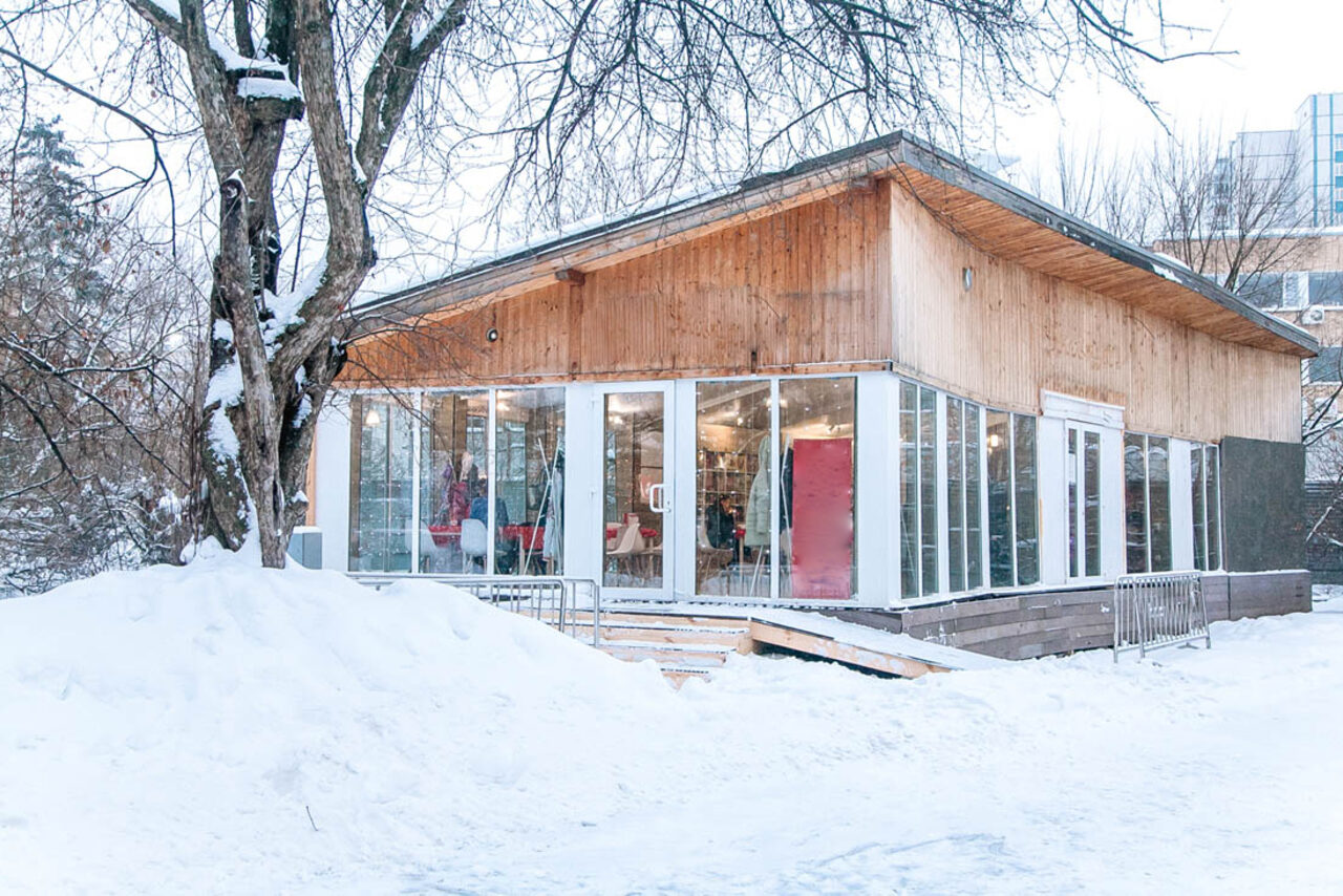 Арендовать Уютный домик в парке