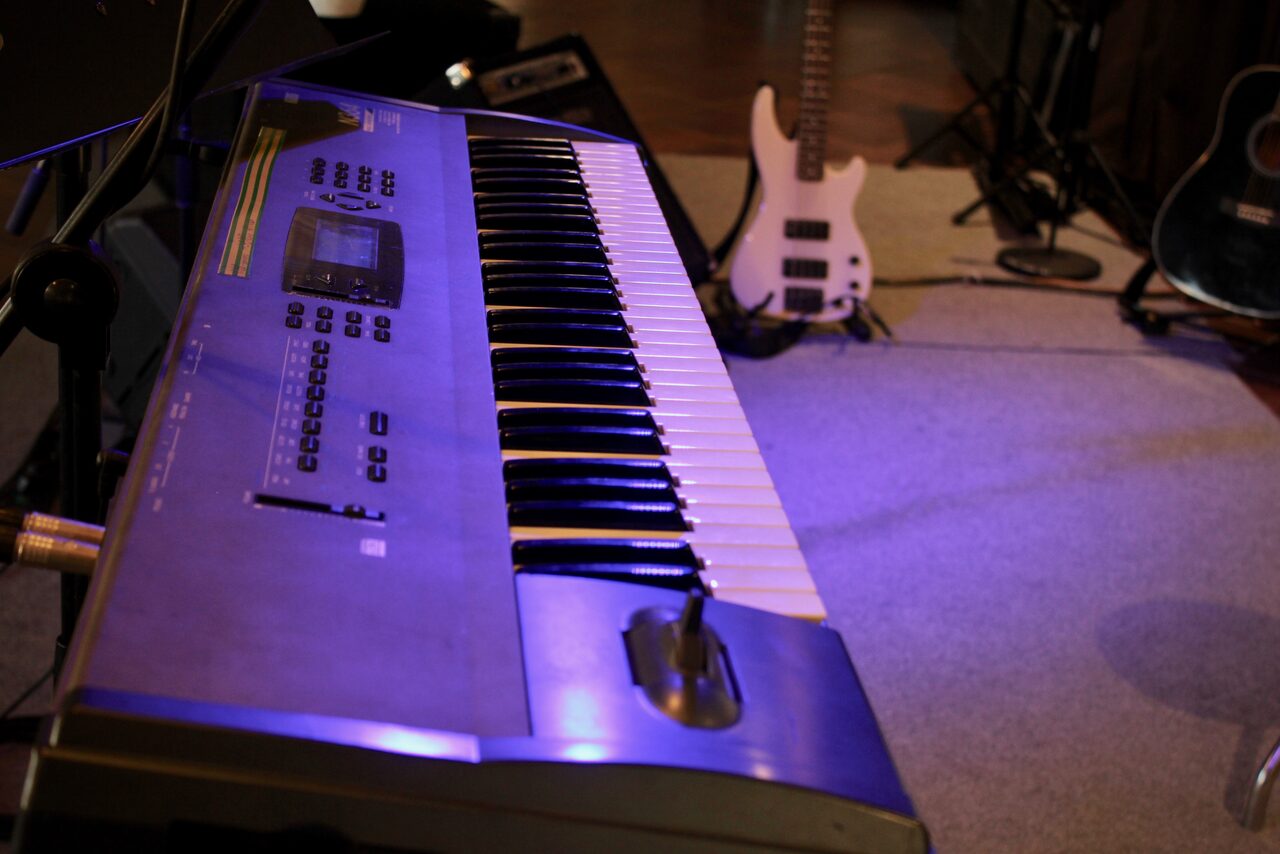 Арендовать Концертный зал с музыкальными инструментами