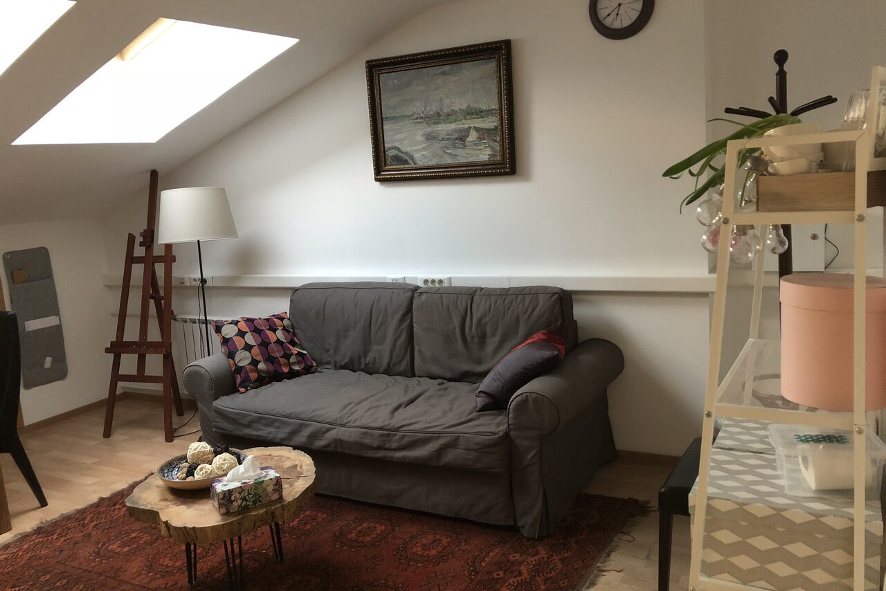 Арендовать Уютный кабинет на мансарде особняка