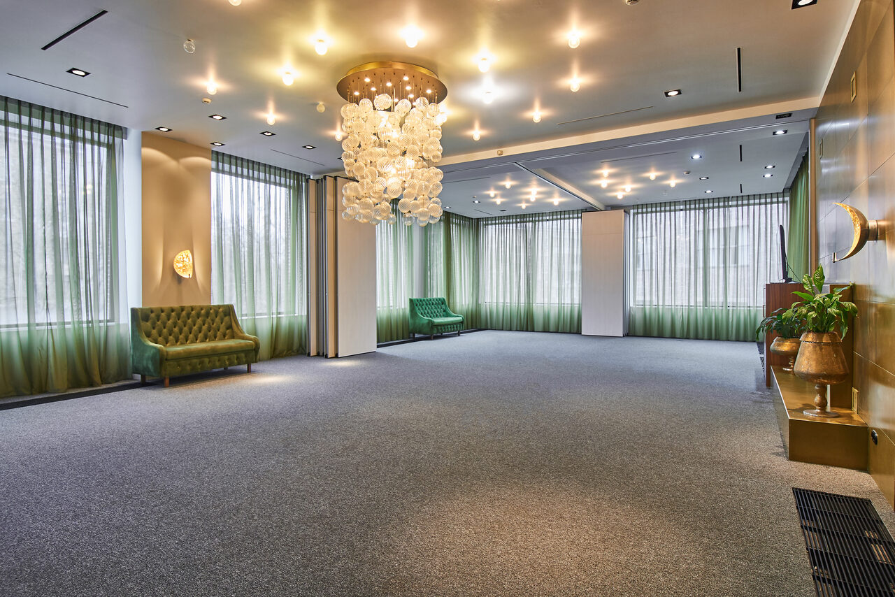 Арендовать Бизнес Молодость Двухэтажный особняк с панорамными окнами