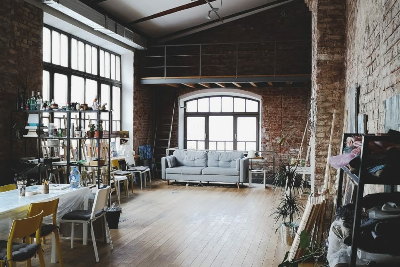 Арендовать Возьми Кисть Лофт художественной школы