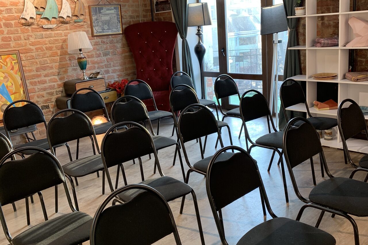 Арендовать Уютный зал для образовательных мероприятий