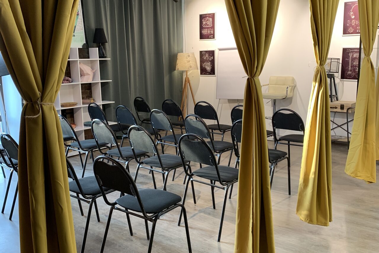 Арендовать Уютный зал для образовательных мероприятий