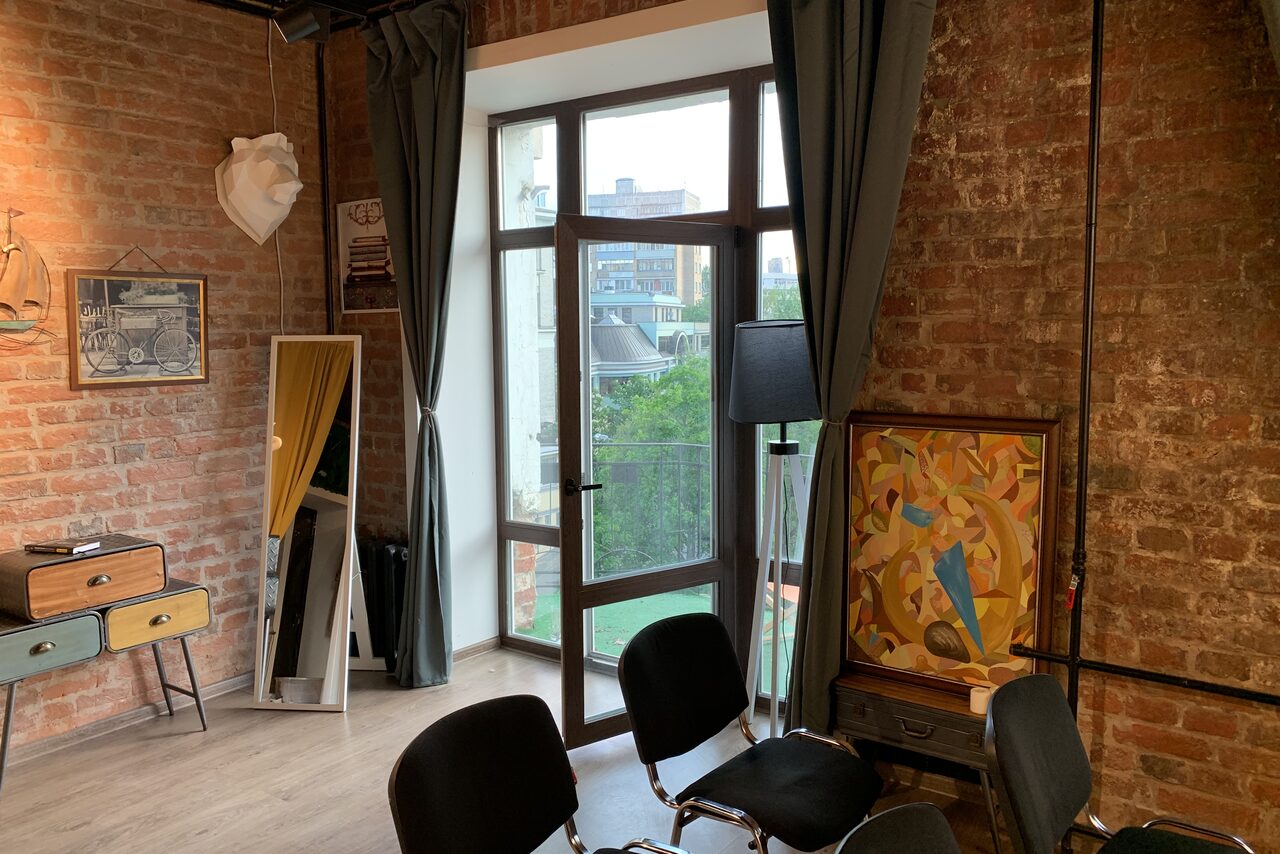 Арендовать Уютный зал для образовательных мероприятий