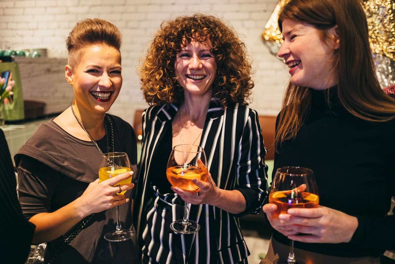 Арендовать Ланчерия - кафе израильской и индийской кухни