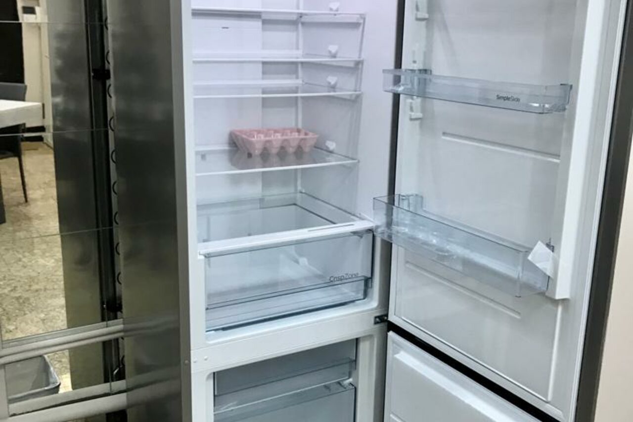 Арендовать Bright loft studio with kitchen