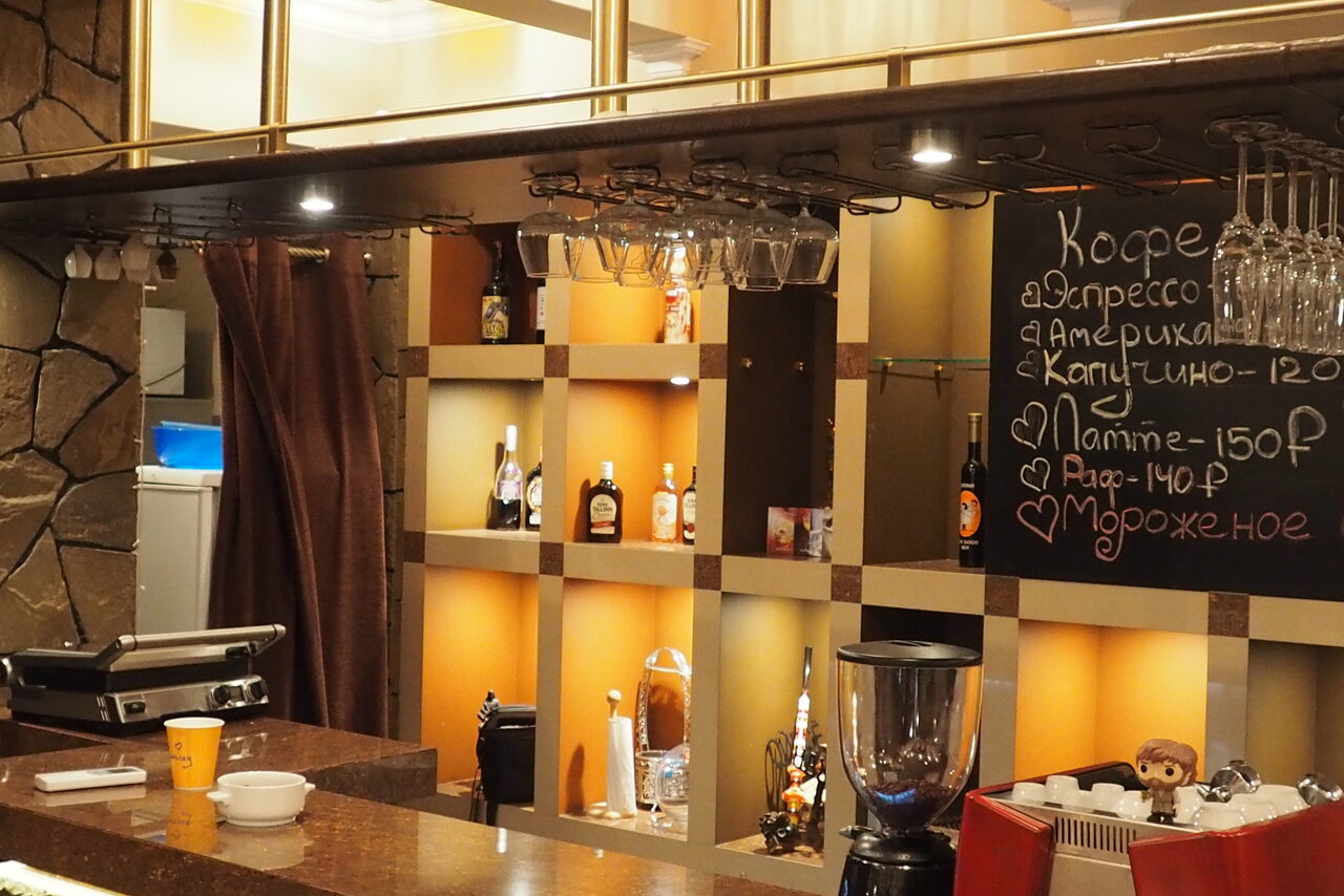 Арендовать Бар с танцполом и сценой