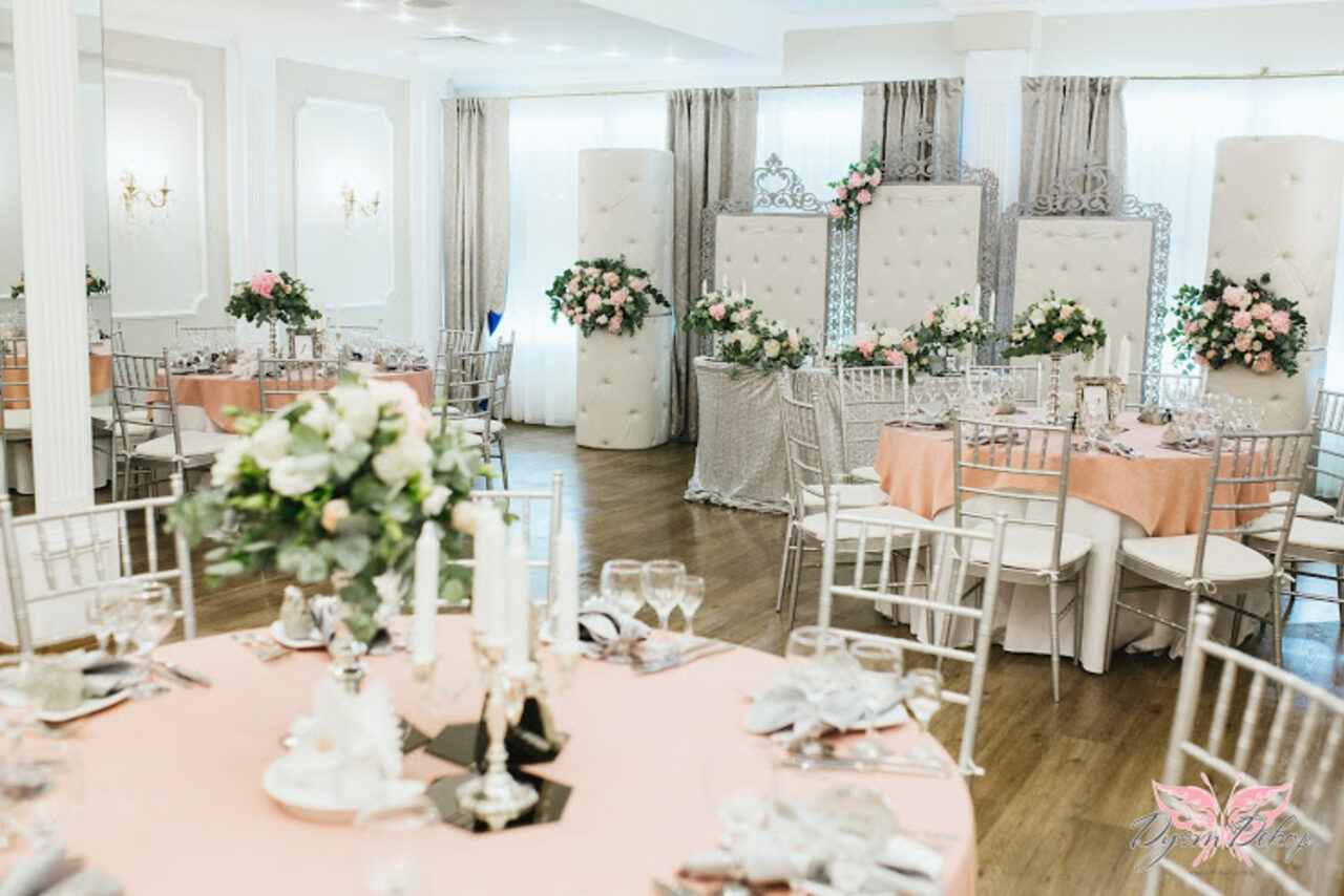 Арендовать гостиница "Октябрьская"