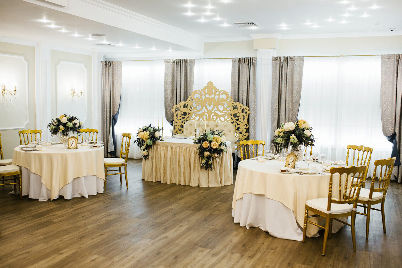 Арендовать гостиница "Октябрьская"