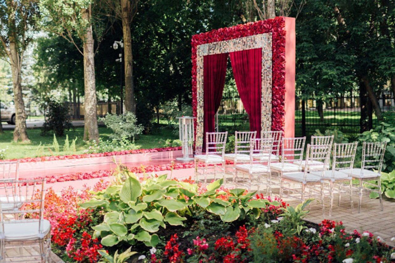 Арендовать Гостиница "Октябрьская"