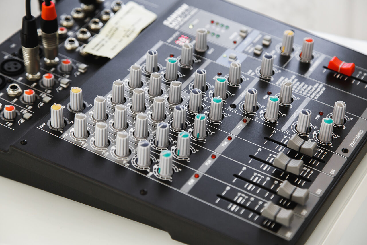 Арендовать Стильная атмосферная студия вокала в центре Москвы