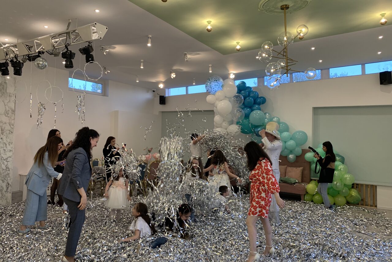 Арендовать Грядки-Прятки Большой светлый зал для мероприятий