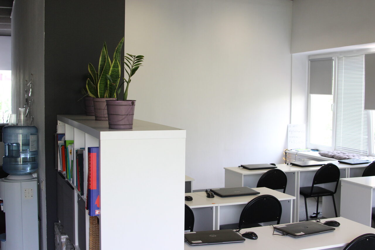 Арендовать MyAcademy Аудитория со столами