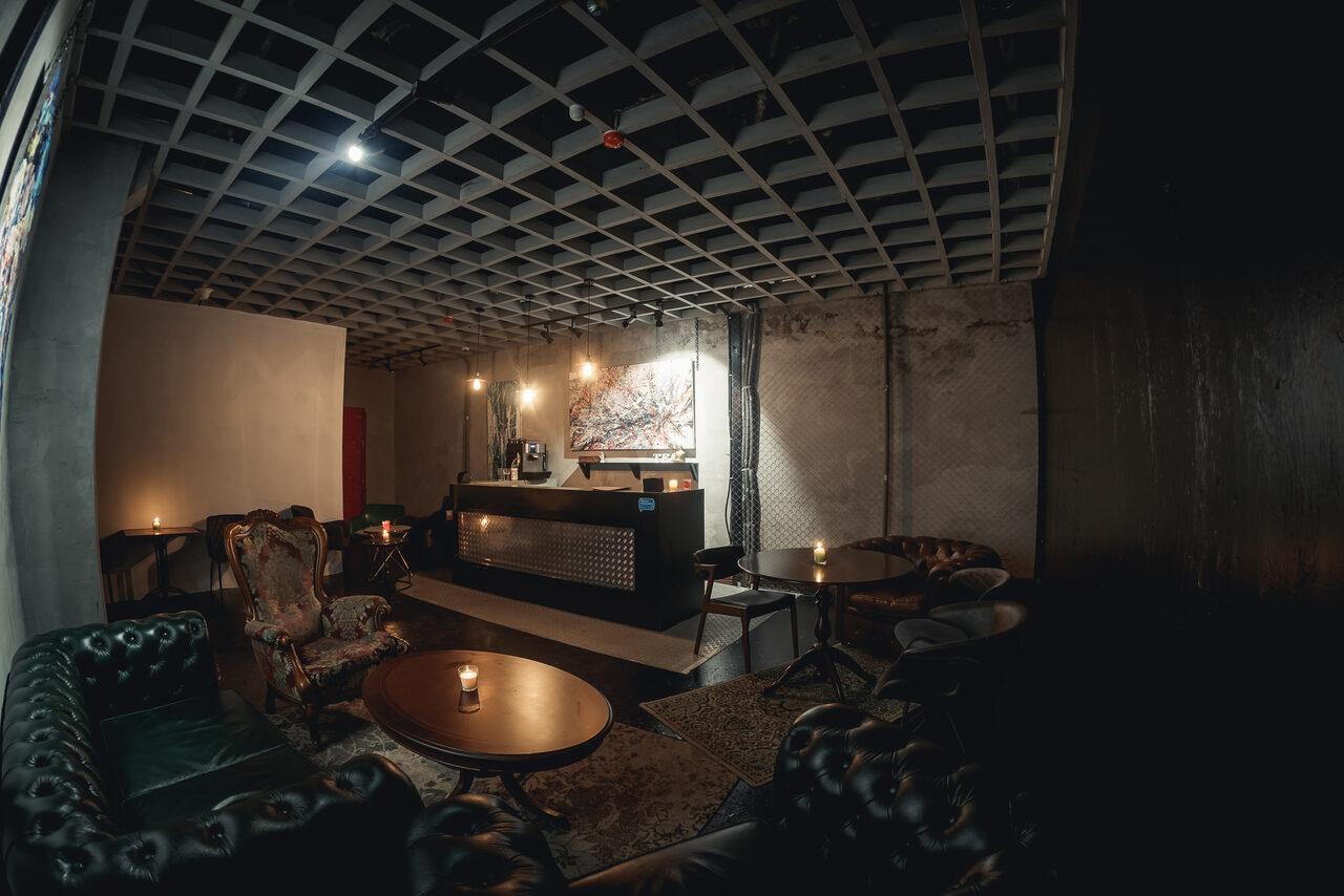 Арендовать Poison House Зонированный лофт с террасой