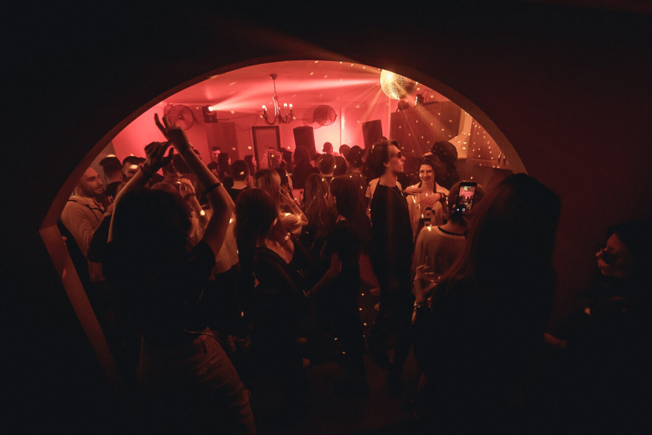 Арендовать Poison House Лофт с танцполом и кухней