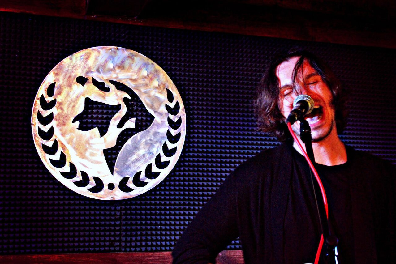 Арендовать Пространство со сценой и барной стойкой