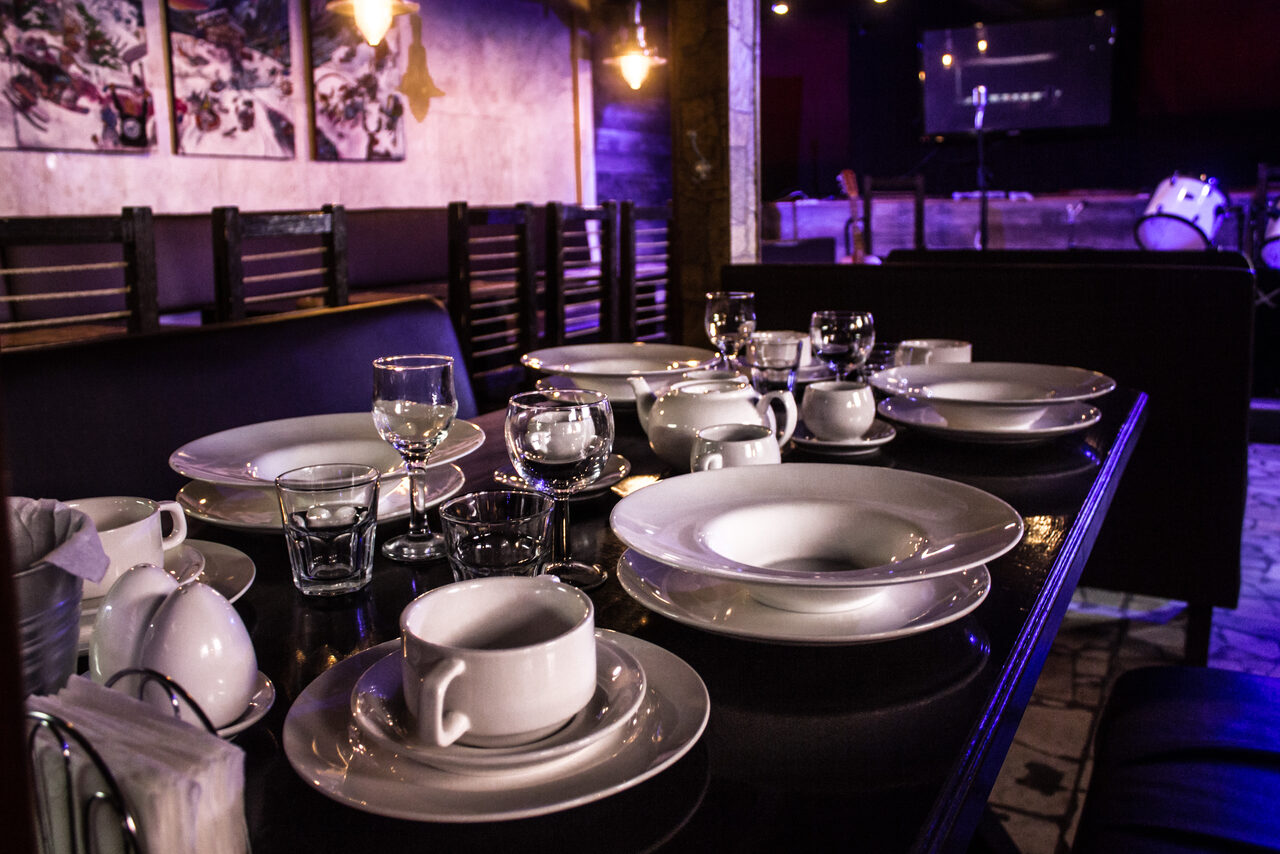 Арендовать Пространство со сценой и барной стойкой