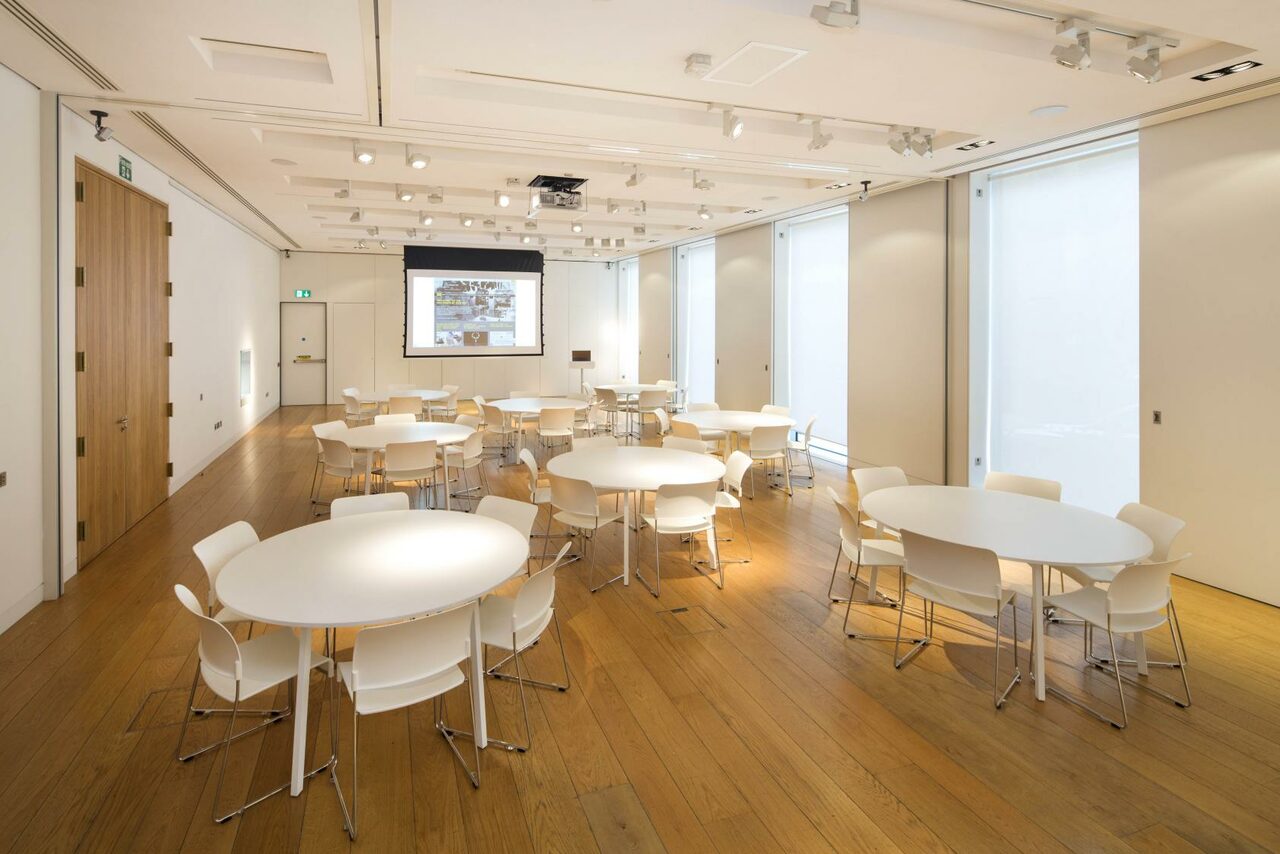 Арендовать The Goldsmiths' Centre Exhibition Room