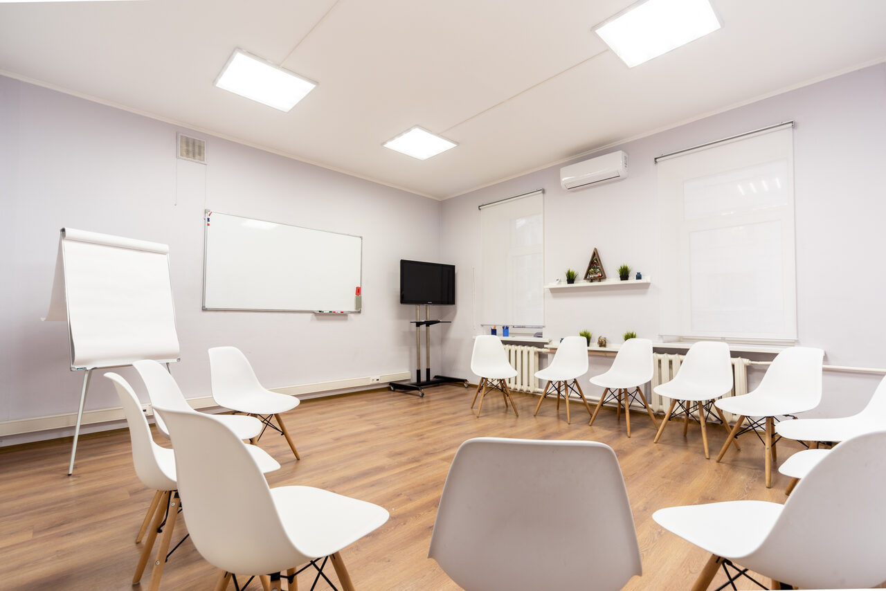 Арендовать EduLab. Светлый класс