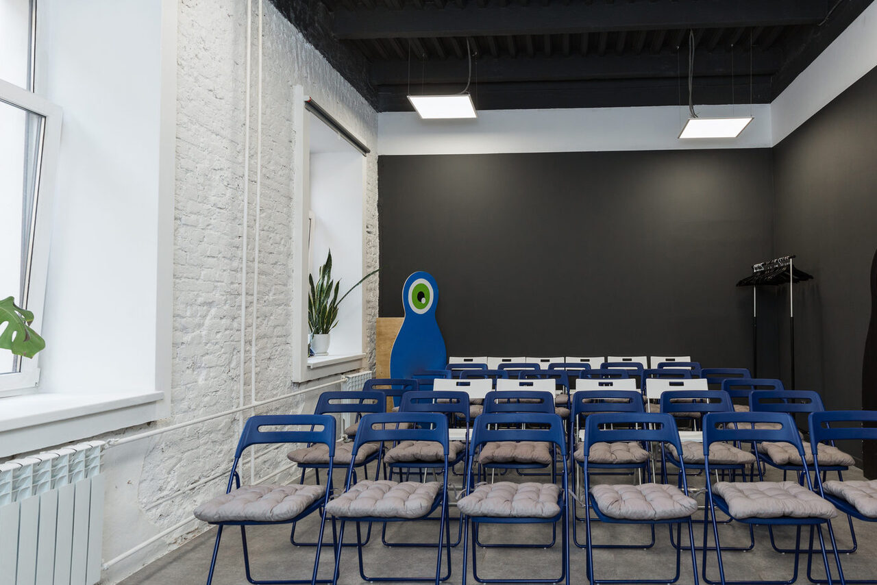 Арендовать Мини-лофт в белом кирпиче