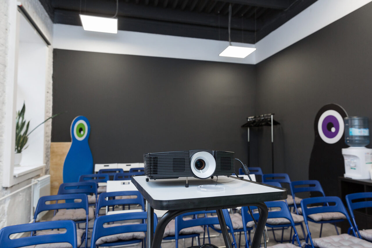 Арендовать Мини-лофт в белом кирпиче