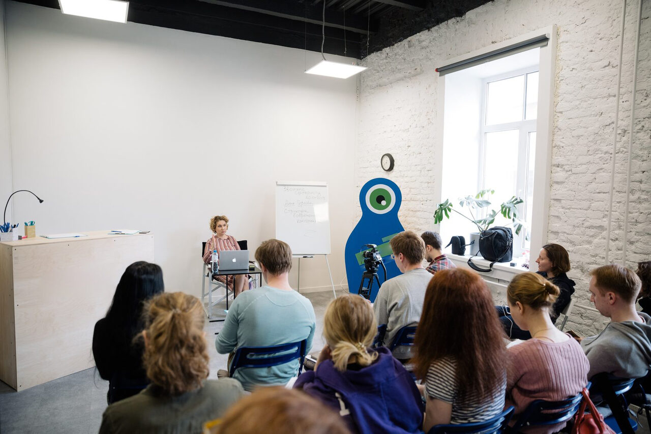 Арендовать Мини-лофт в белом кирпиче