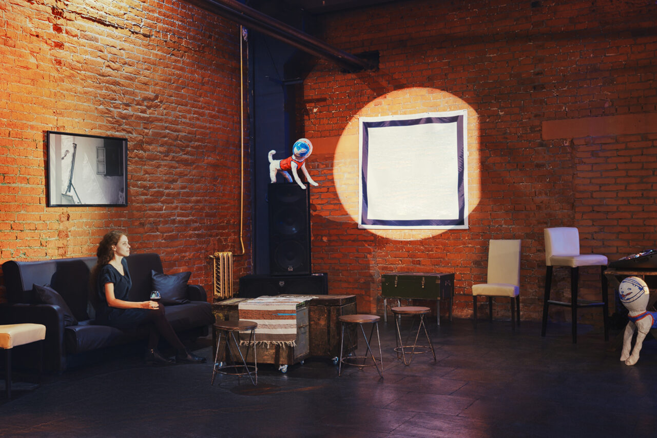 Арендовать Оборудованный лофт со сценой