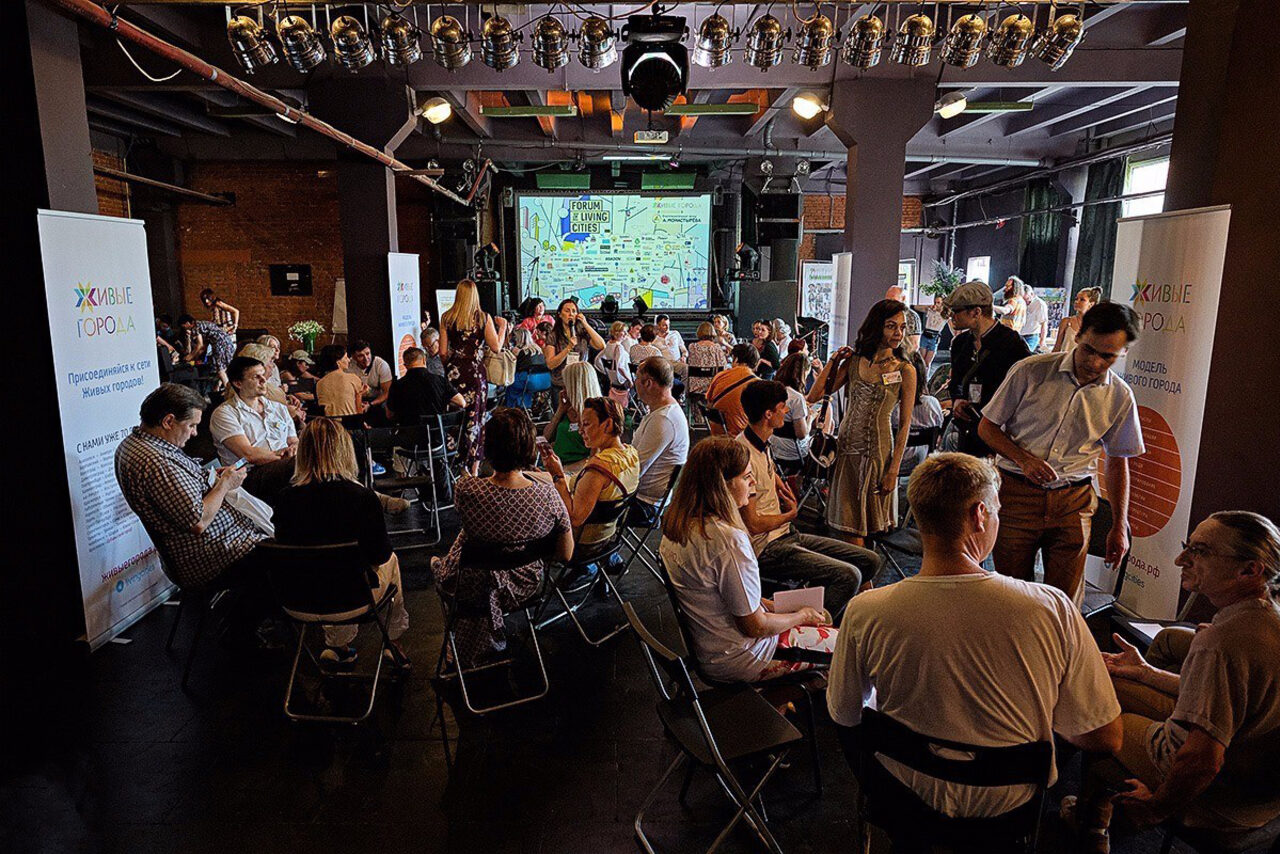 Арендовать Оборудованный лофт со сценой