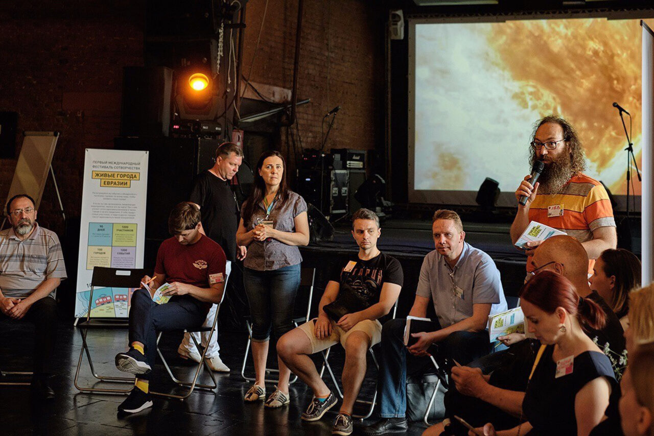 Арендовать Оборудованный лофт со сценой