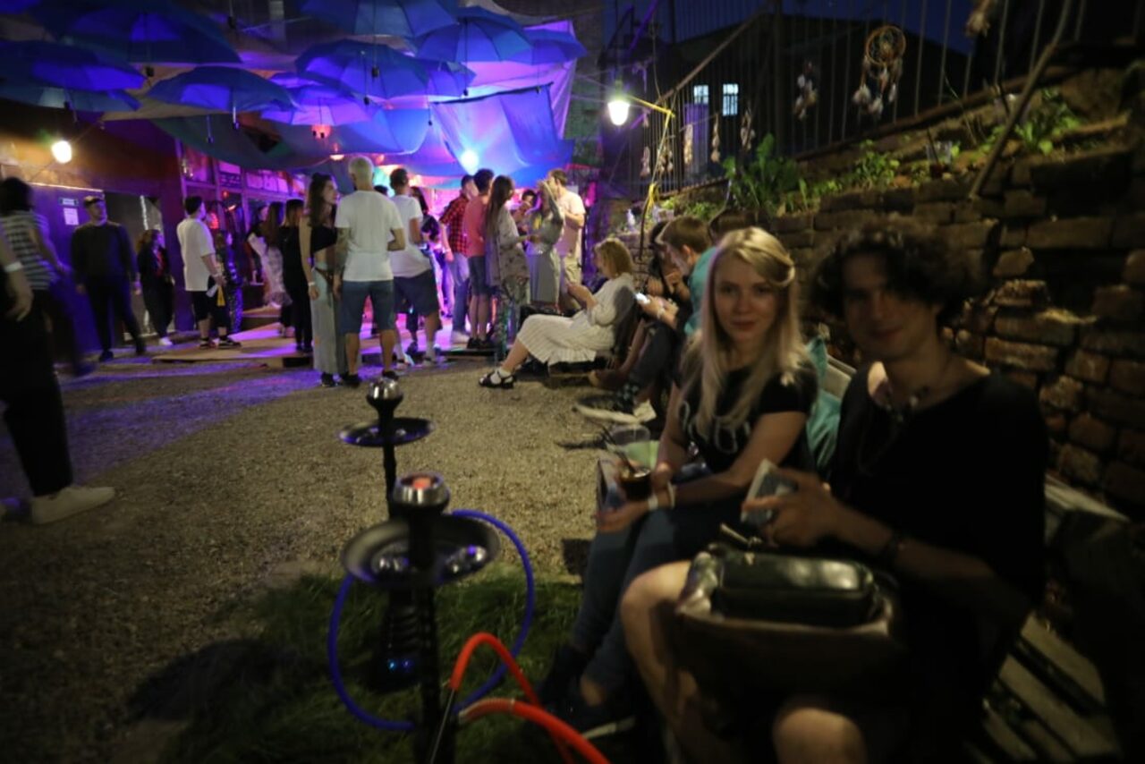 Арендовать Оборудованный лофт со сценой