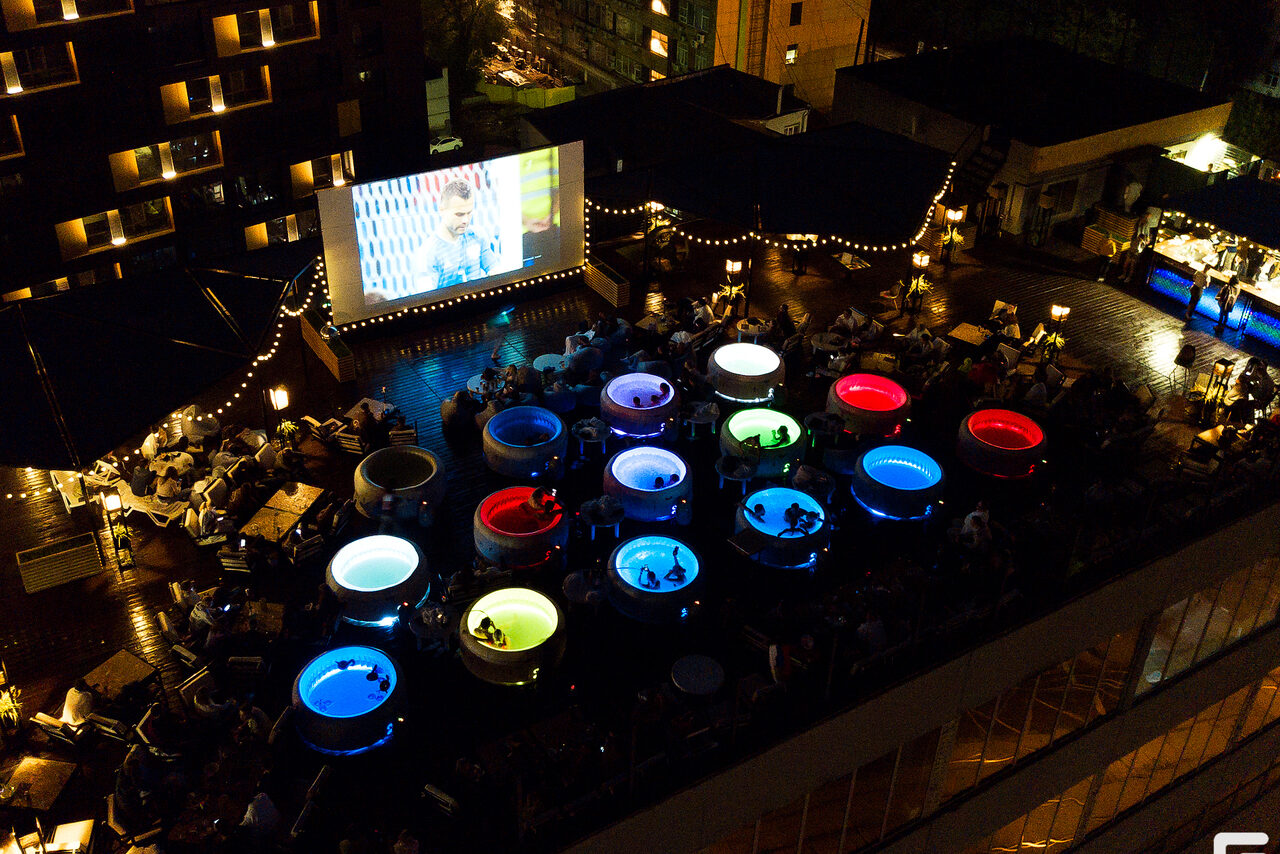 Арендовать Уникальная площадка под открытым небом на крыше здания