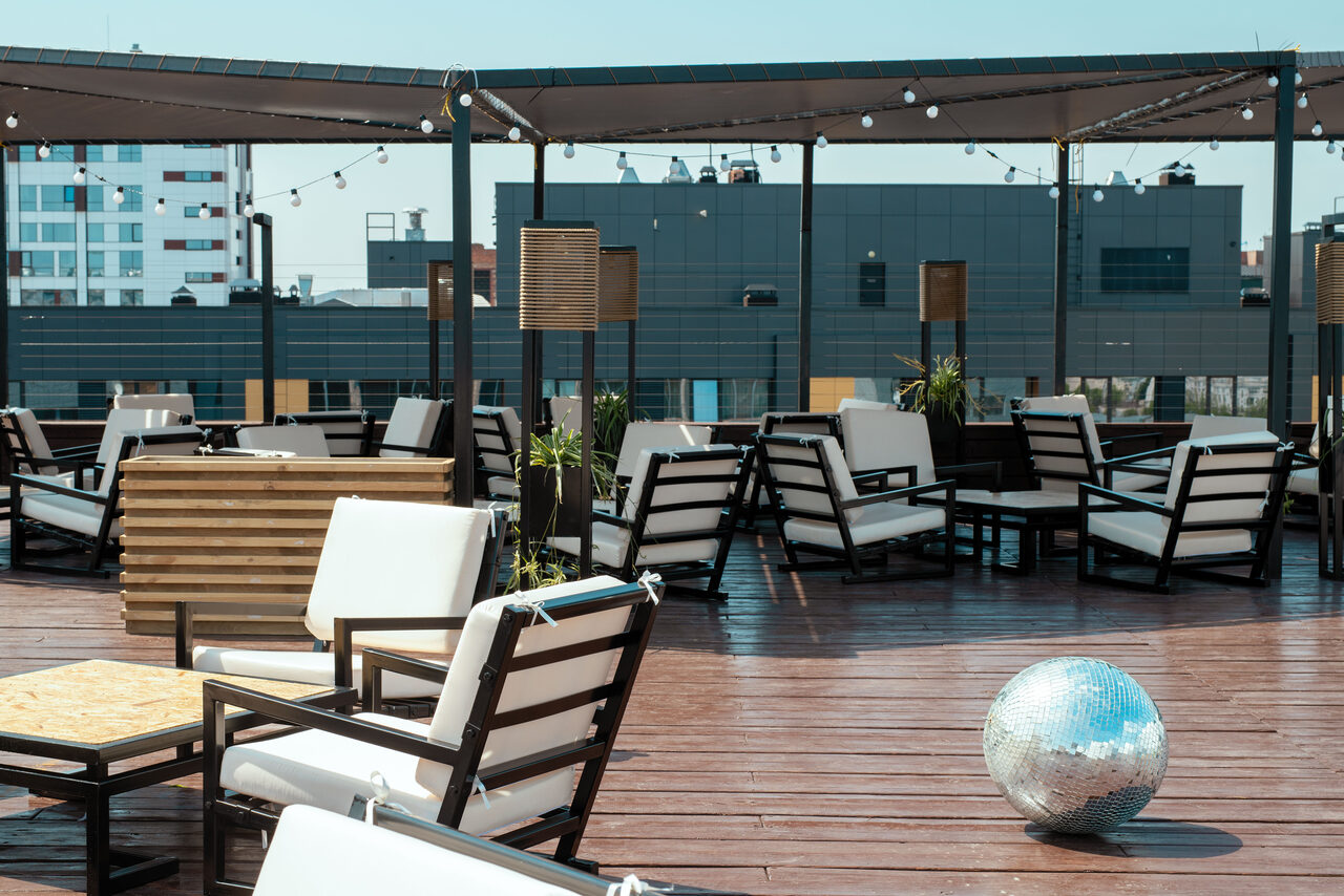 Арендовать Уникальная площадка под открытым небом на крыше здания