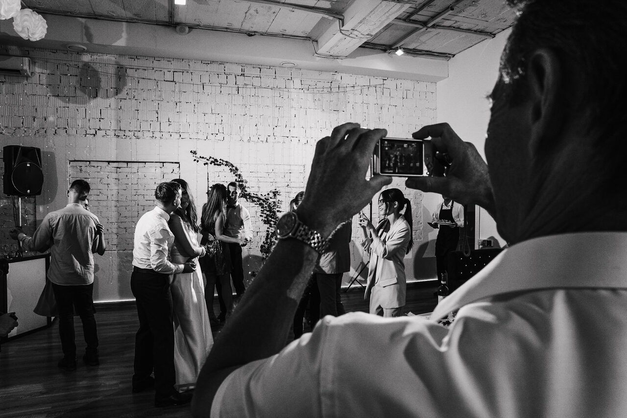 Арендовать Кафе Море Внутри. Яркий камерный лофт в белом кирпиче