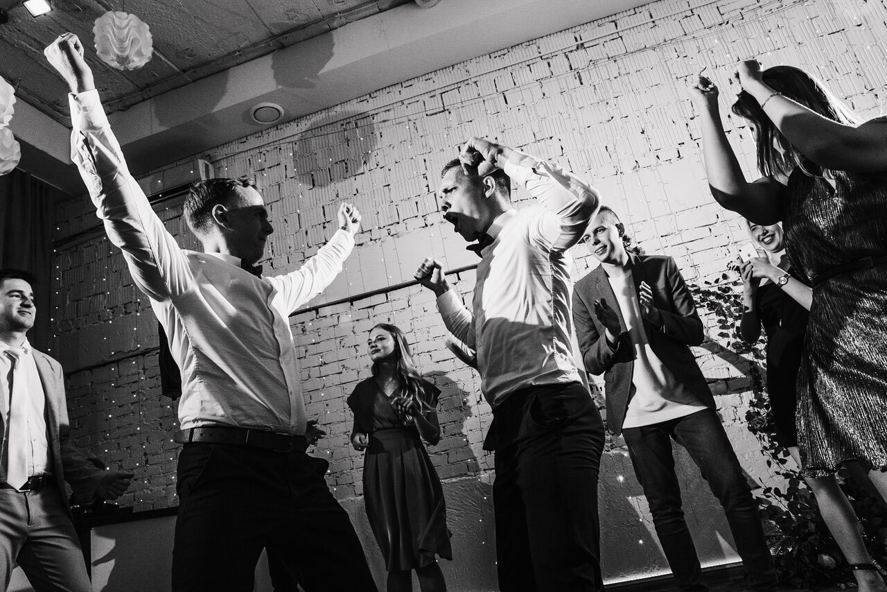 Арендовать Кафе Море Внутри. Яркий камерный лофт в белом кирпиче