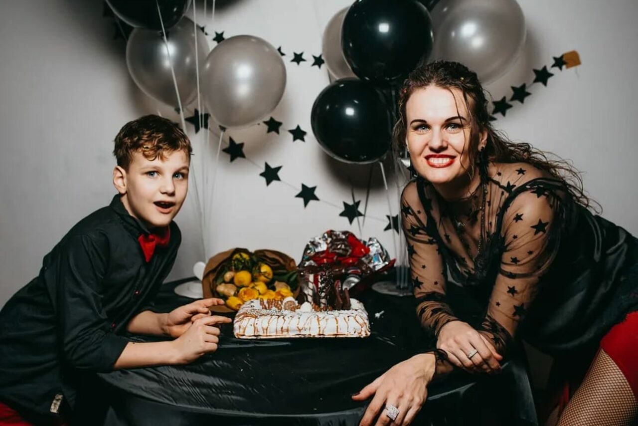 Арендовать Кафе Море Внутри. Яркий камерный лофт в белом кирпиче