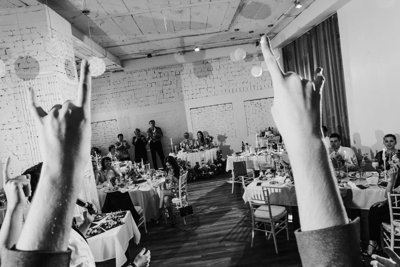 Арендовать Кафе Море Внутри. Яркий камерный лофт в белом кирпиче