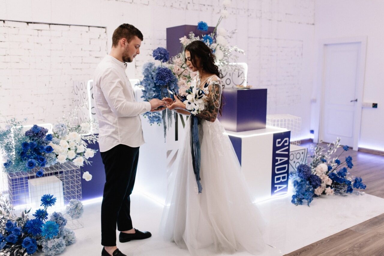 Арендовать Кафе Море Внутри. Яркий камерный лофт в белом кирпиче