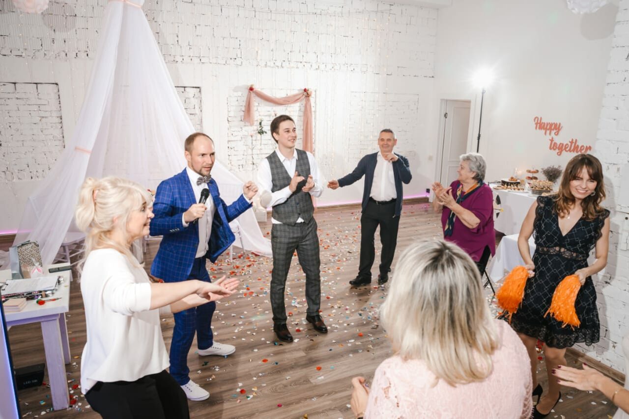 Арендовать Кафе Море Внутри. Яркий камерный лофт в белом кирпиче