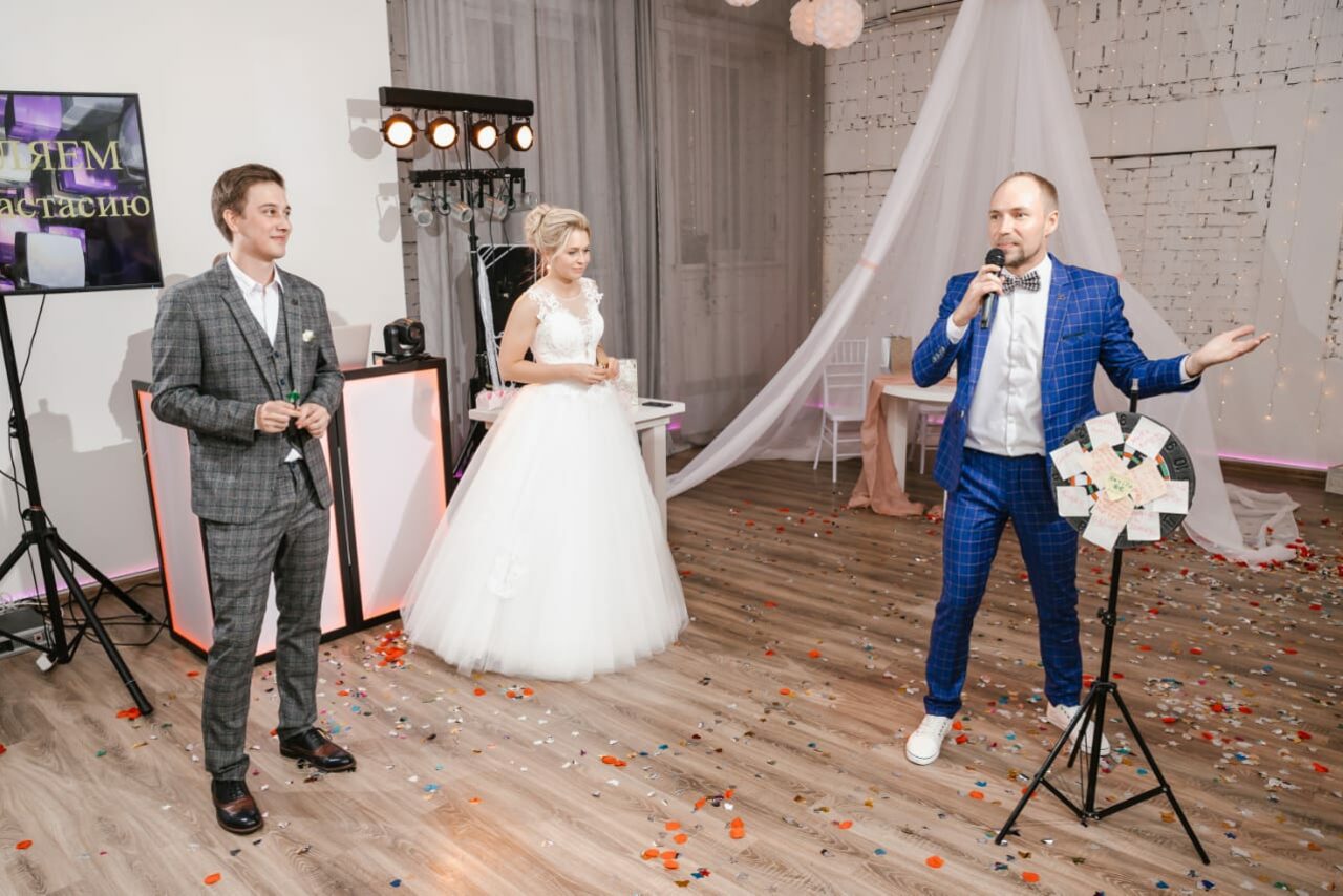 Арендовать Кафе Море Внутри. Яркий камерный лофт в белом кирпиче