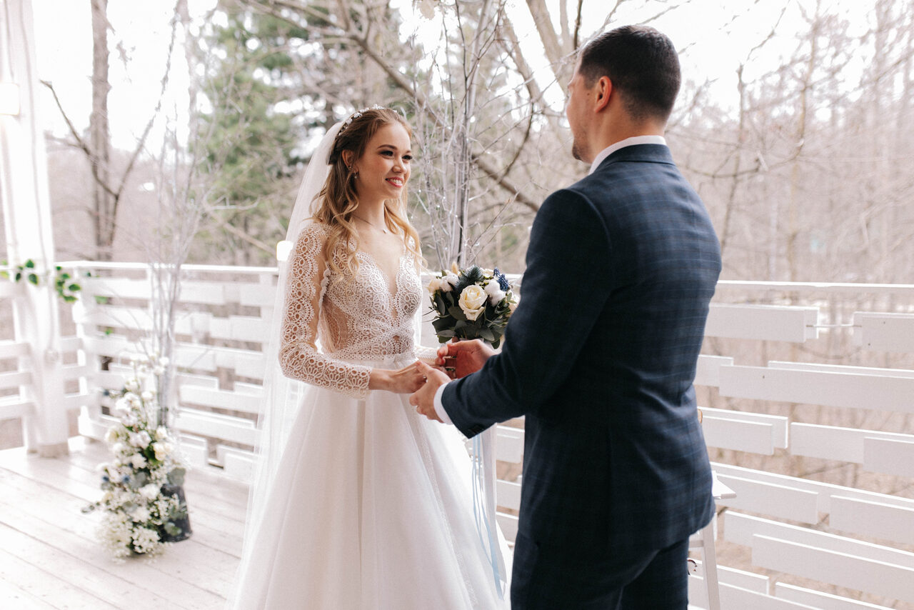 Арендовать Кафе Море Внутри. Открытая веранда в парке